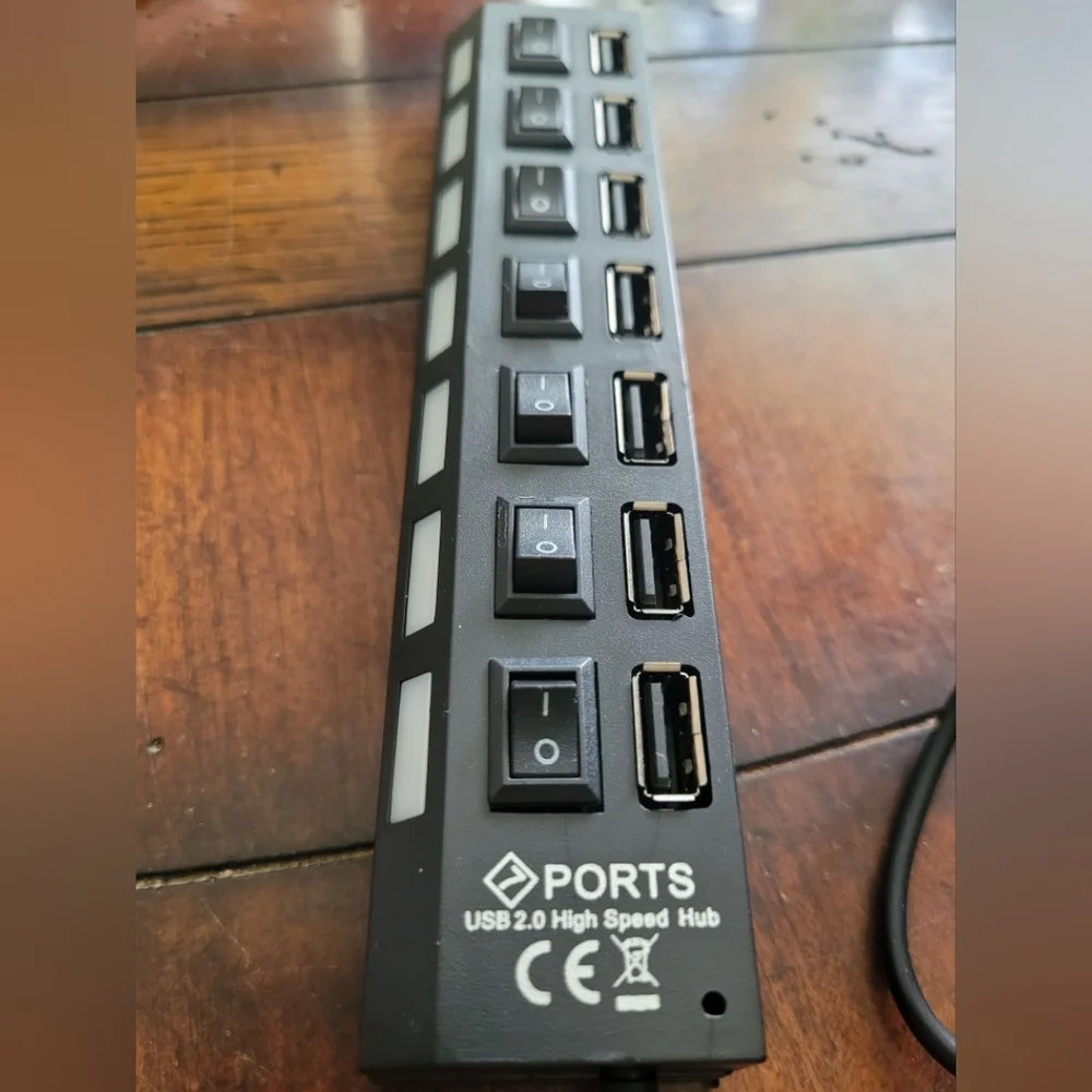 Black 7-Port USB Hub for Computers and Laptops - Picture 3 of 3